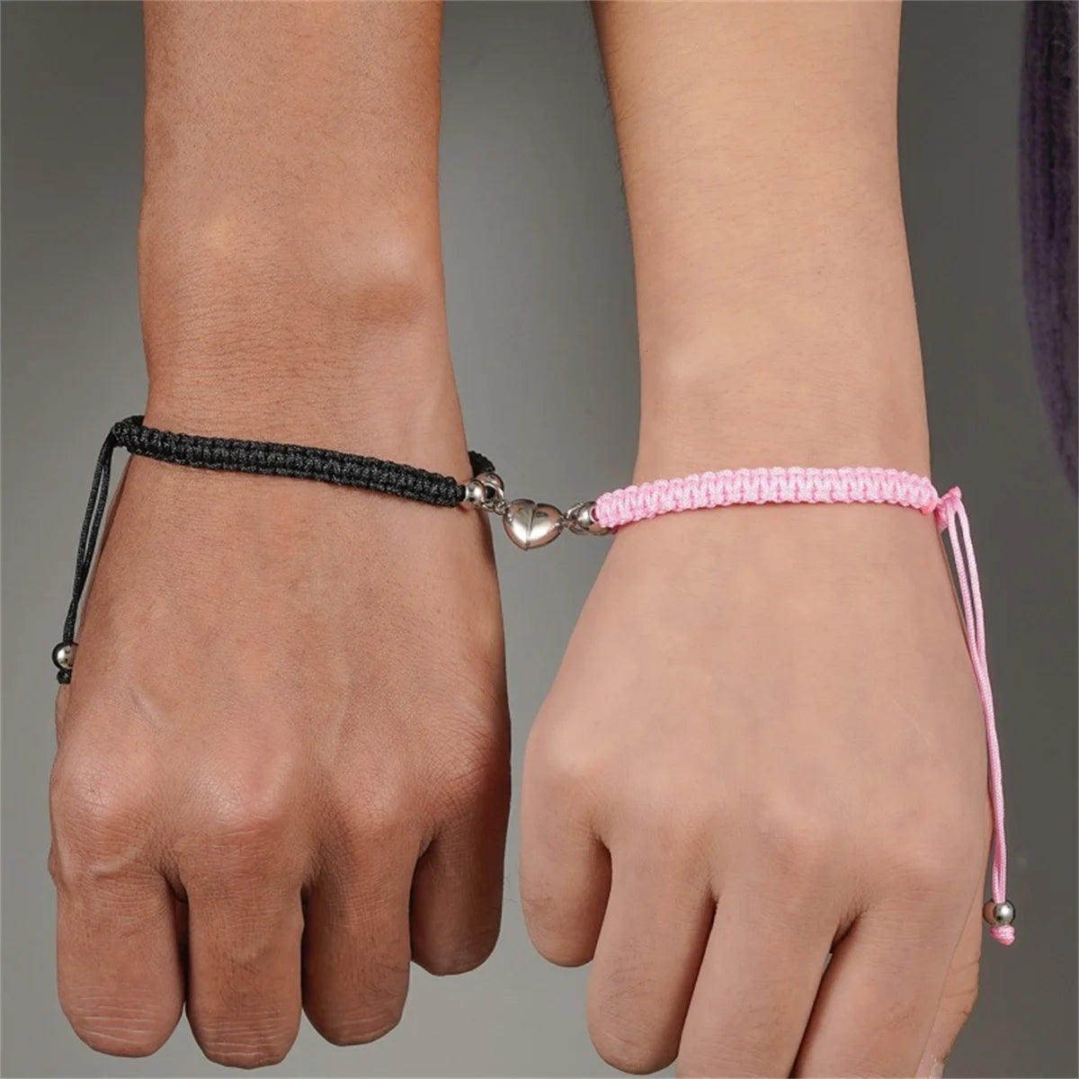2Pcs/Set Heart Magnetic Bracelet