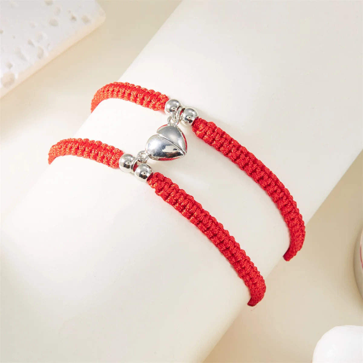 2Pcs/Set Heart Magnetic Bracelet