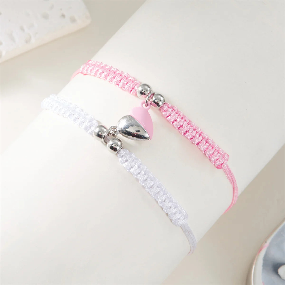 2Pcs/Set Heart Magnetic Bracelet
